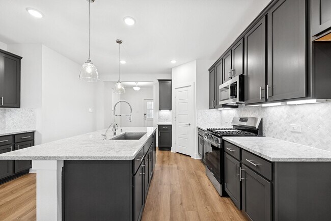 Building Photo - 8058 Kay Hbr Dr