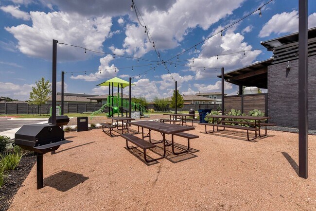Building Photo - Spacious & Stylish Living in Liberty Hill