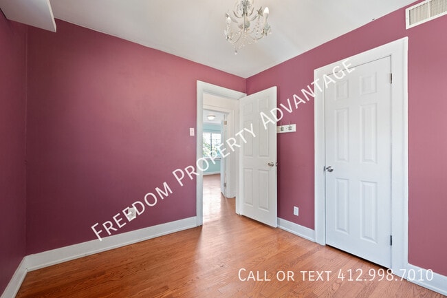 Building Photo - 2642 Mt Royal Rd