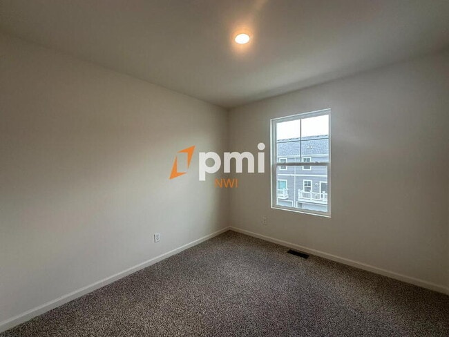 Building Photo - 8754 Clover Ln