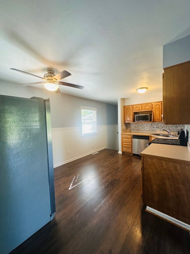 Building Photo - Charming 3 Bedroom Home in Fern Creek – Great Layout & Location