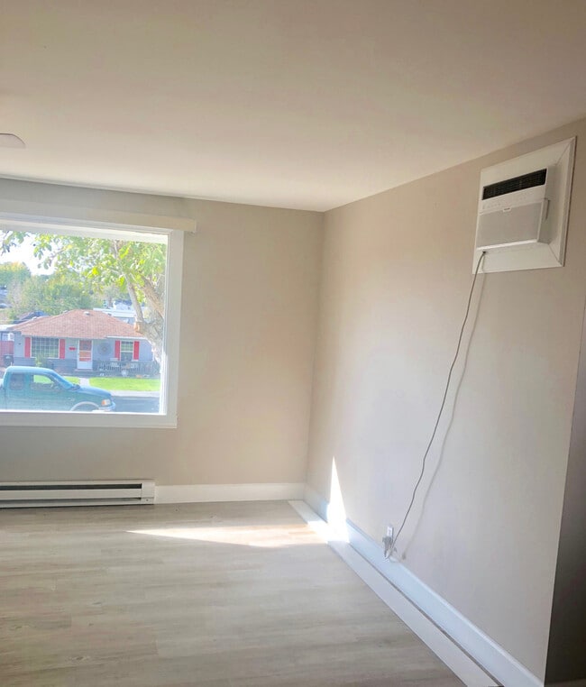 Building Photo - Cute 2 Bed 1 Bath Home in Knolls Vista!