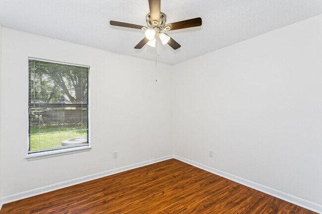 Building Photo - Minutes to NAS Pensacola & Corry Station – Convenient Coastal Living