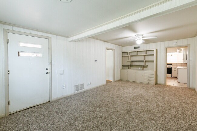 Building Photo - Large 3 bedroom in Tech Terrace
