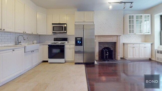 Building Photo - 955 Second Avenue