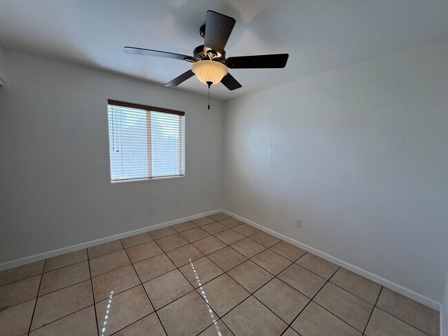 Building Photo - 4 BEDROOM POOL & SOLAR HOME!