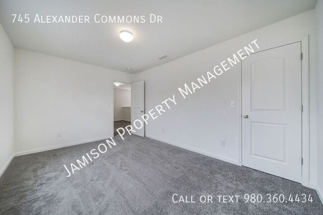 Building Photo - 745 Alexander Commons Dr