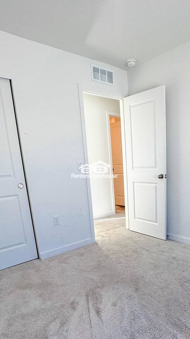 Building Photo - Spacious and Luxurious Home with 2 Car Garage in Bennett