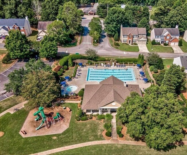 Building Photo - 2616 Myrtlewood Ln NW