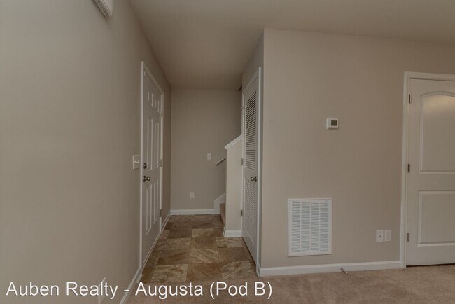 Building Photo - 3 br, 1.5 bath House - 4010 Rambling Way