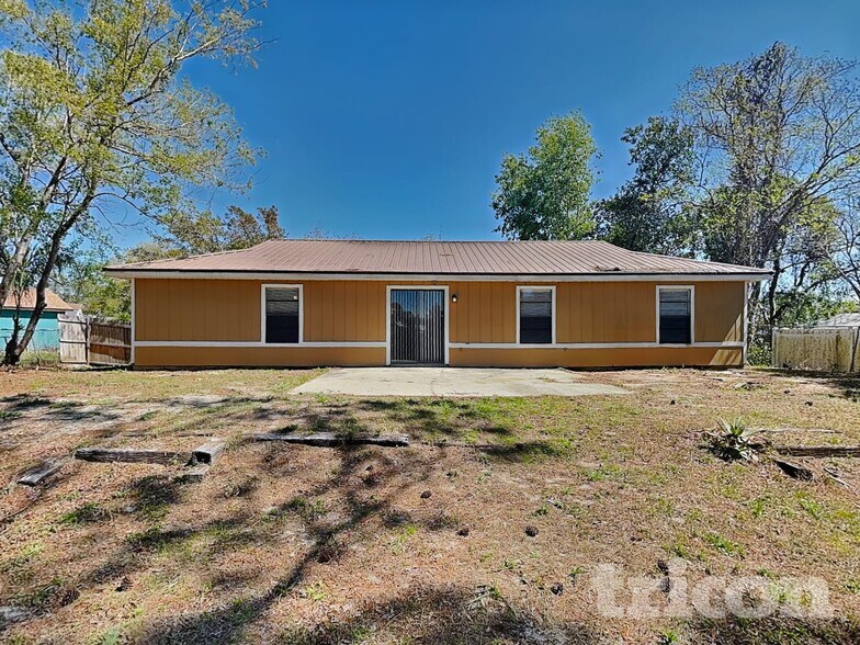 Building Photo - 2920 Malcolm Dr