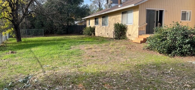 Building Photo - 3 bedroom home in Shasta Lake City