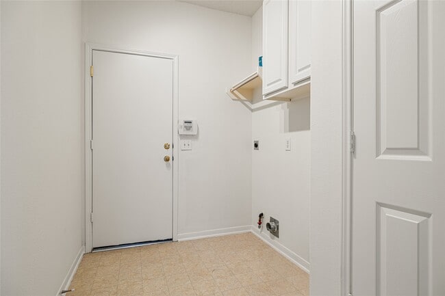Building Photo - 23218 Colony Green Dr