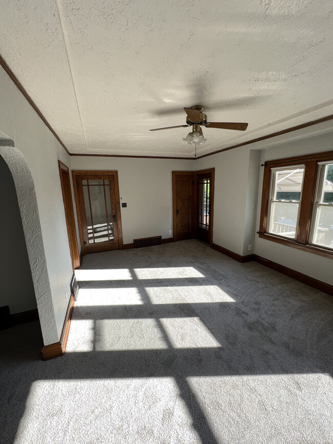 Living Room - 3223 S Springfield Ave