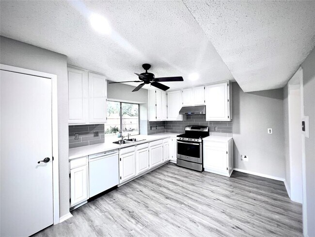 Building Photo - 1927 Brushy Creek Dr