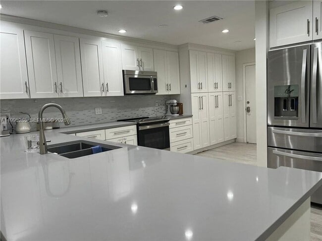 Building Photo - 307 Bonnie Brae Way