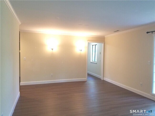 Building Photo - 167 Heritage Vlg