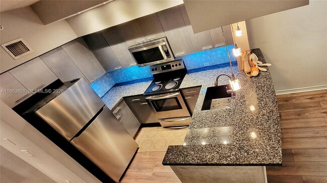 Building Photo - 2891 NE 185th St