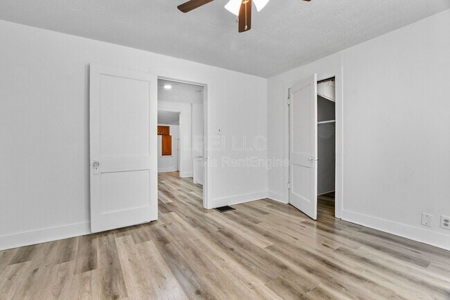Building Photo - 650 S 43rd St