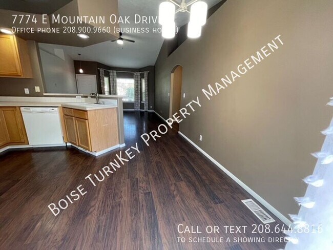 Building Photo - 7774 E Mountain Oak Dr