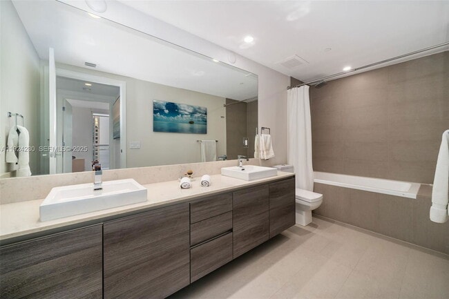 Building Photo - 1080 Brickell Ave