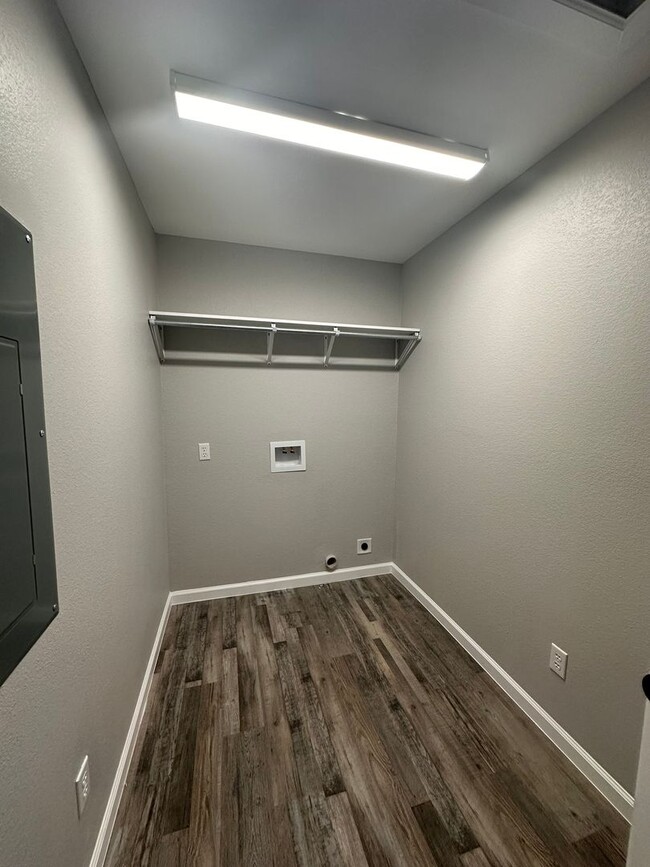 Building Photo - 3 Bed 2 Bath New Construction Brick Home