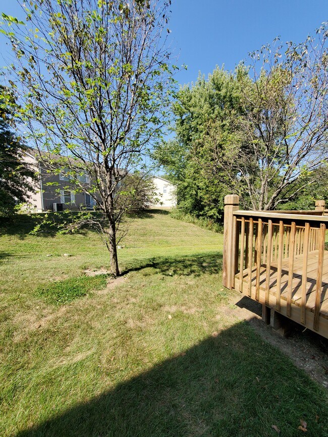 Building Photo - 1668 NW Garrett Dr