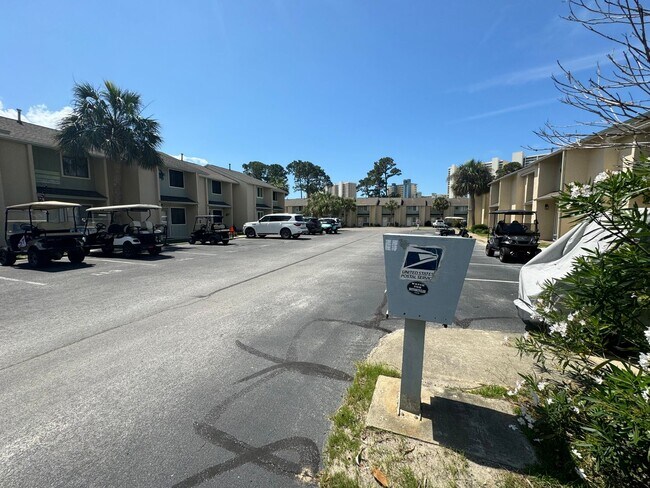 Building Photo - Great Two Bedroom-Freshly Remodeled-$500.00 off first months rental rate with approved application!