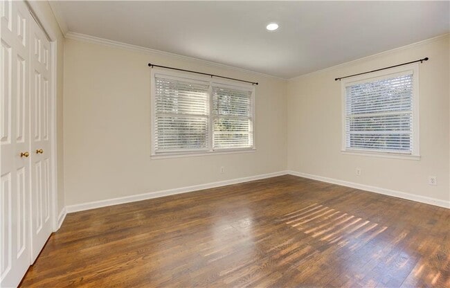 Building Photo - 465 Windsor Parkway