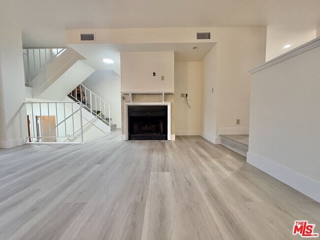 Building Photo - 31 Eastern Ave