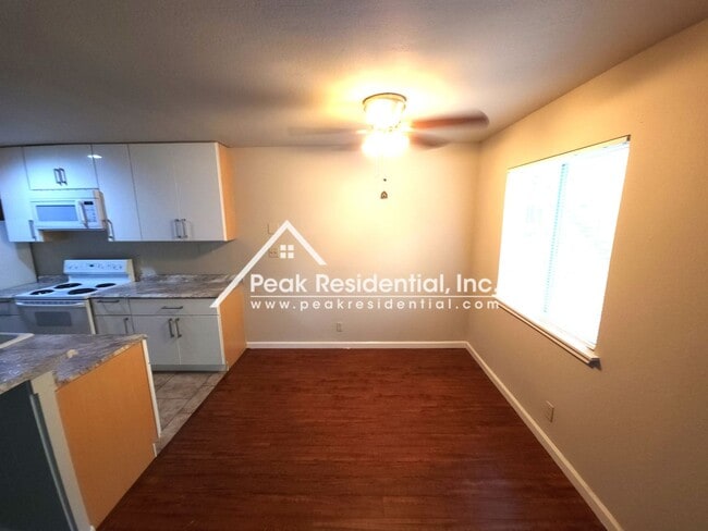 Building Photo - Updated 2bd/1ba Foothill Farms Condo with Carport