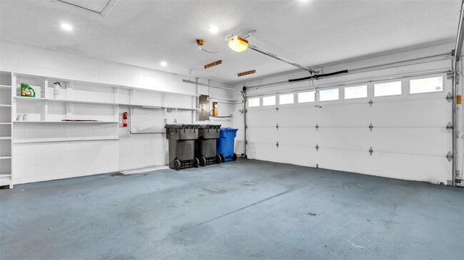 Building Photo - 6725 Islander Ln