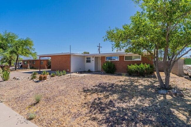 Primary Photo - Charming 3-Bed Home with Spacious Backyard & Covered Patio – Available 9/1!