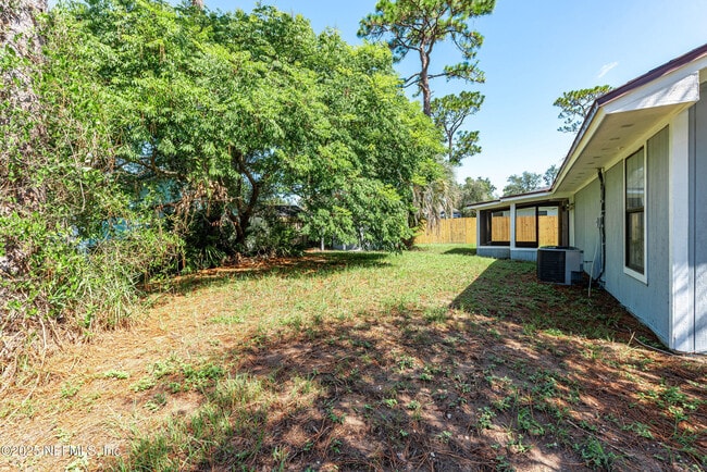 Building Photo - 3920 Sans Pareil St