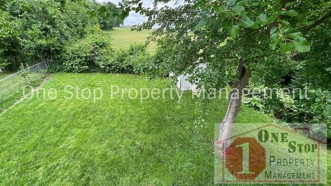 Building Photo - Spacious 3 bedroom, 2 bathroom duplex in K...