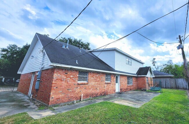 Building Photo - 4415 Donna Bell Ln