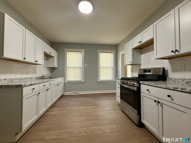 Building Photo - 51 Gilbert St