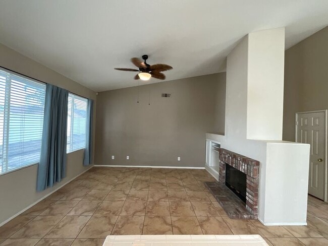 Building Photo - 39769 Candy Apple Way