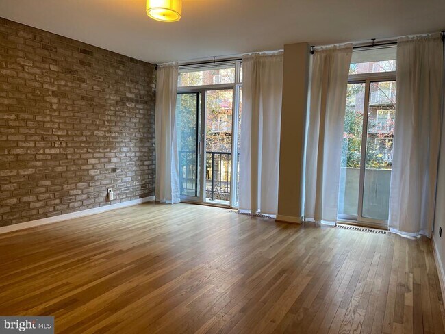 Building Photo - 457 N St SW