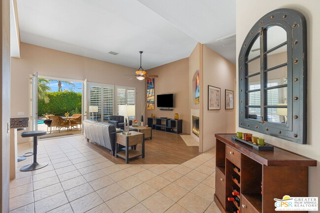 Building Photo - 40870 Avenida Rosario