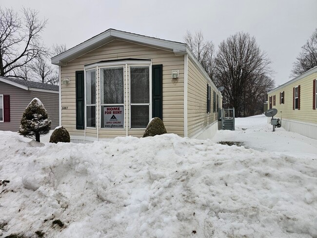 Building Photo - 5687 Lowell Rd