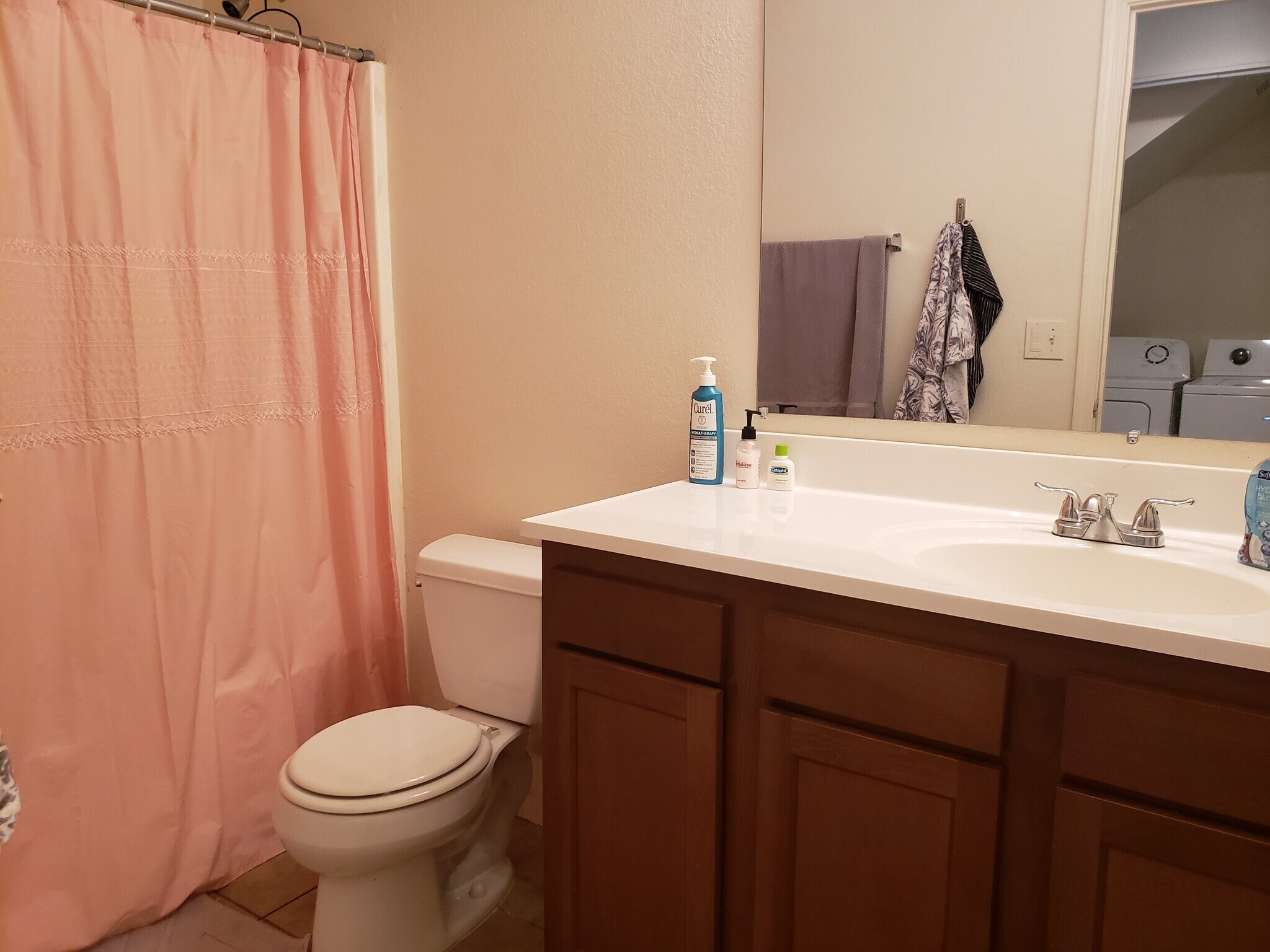 Spacious Bathrooms - 1144 E Edison St