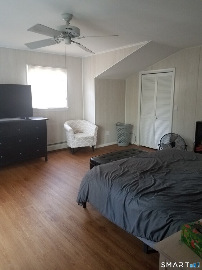 Building Photo - 72 Maple Tree Ave