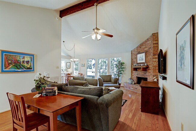 Building Photo - 12 Fairmeade Bend Dr