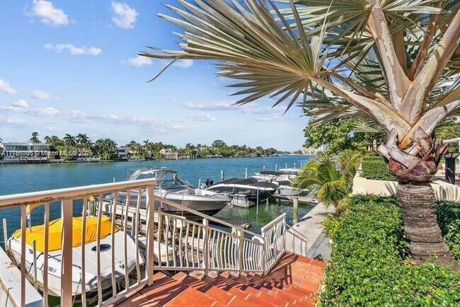 Building Photo - 5600 Collins Ave