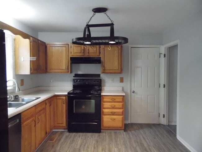 Building Photo - 4456 Hartland Pkwy