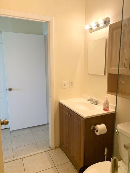 Building Photo - 6224 Country Fair Cir