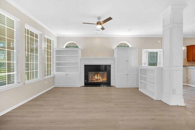 Building Photo - 506 Lakeway Dr