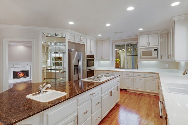 Building Photo - Luxury Custom Home in Folsom with Pool, 3-Car Garage & 4,300+ Sq Ft!