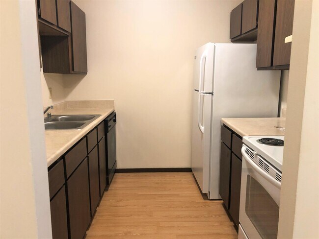 Building Photo - 2442 Chalet Gardens Ct